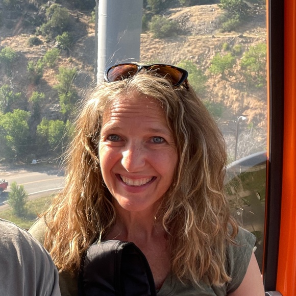 Meet your Posher, Misty - Picture 2 of 2